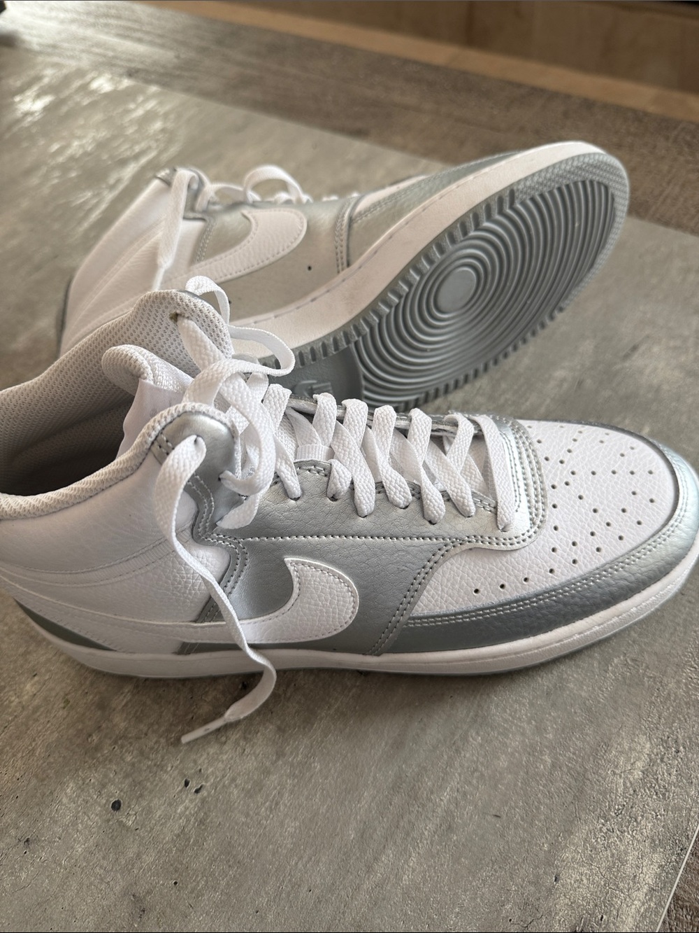 Nike Court Vision Mid - Women's
Sneaker Grey White Silver
CD5436-108